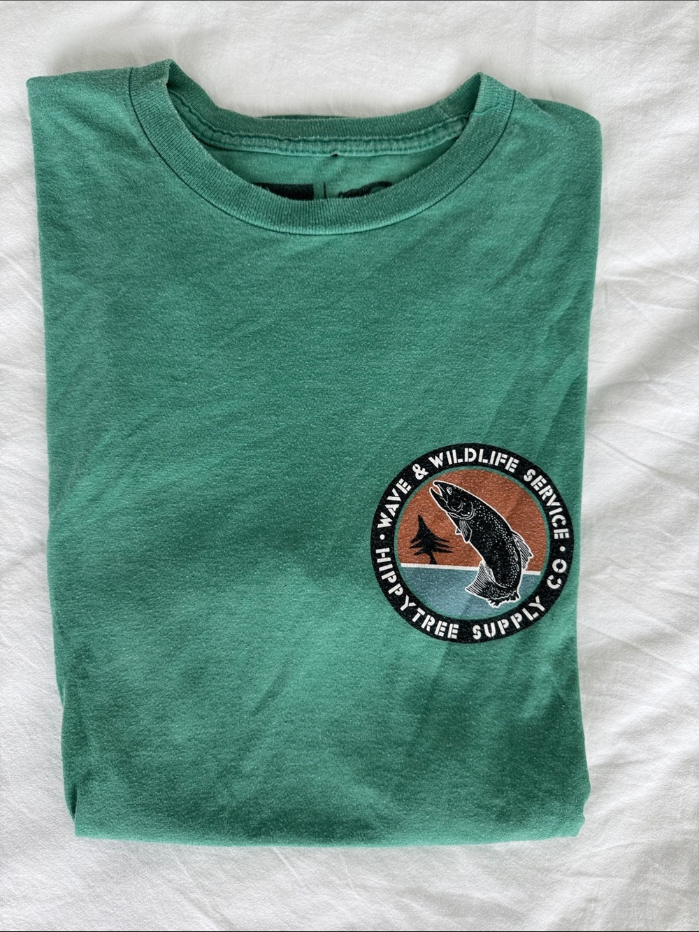 Hippytree Short Sleeve Pocket Tee in Teal with Fish Patch